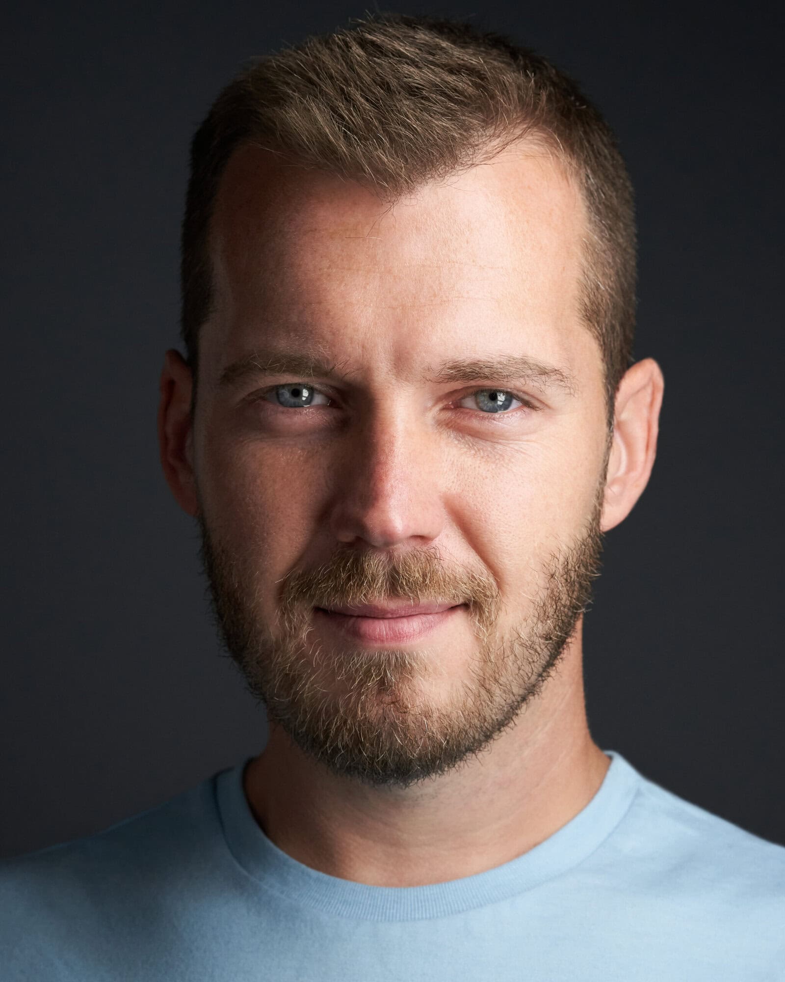 Professional LinkedIn headshots located in San Francisco_1