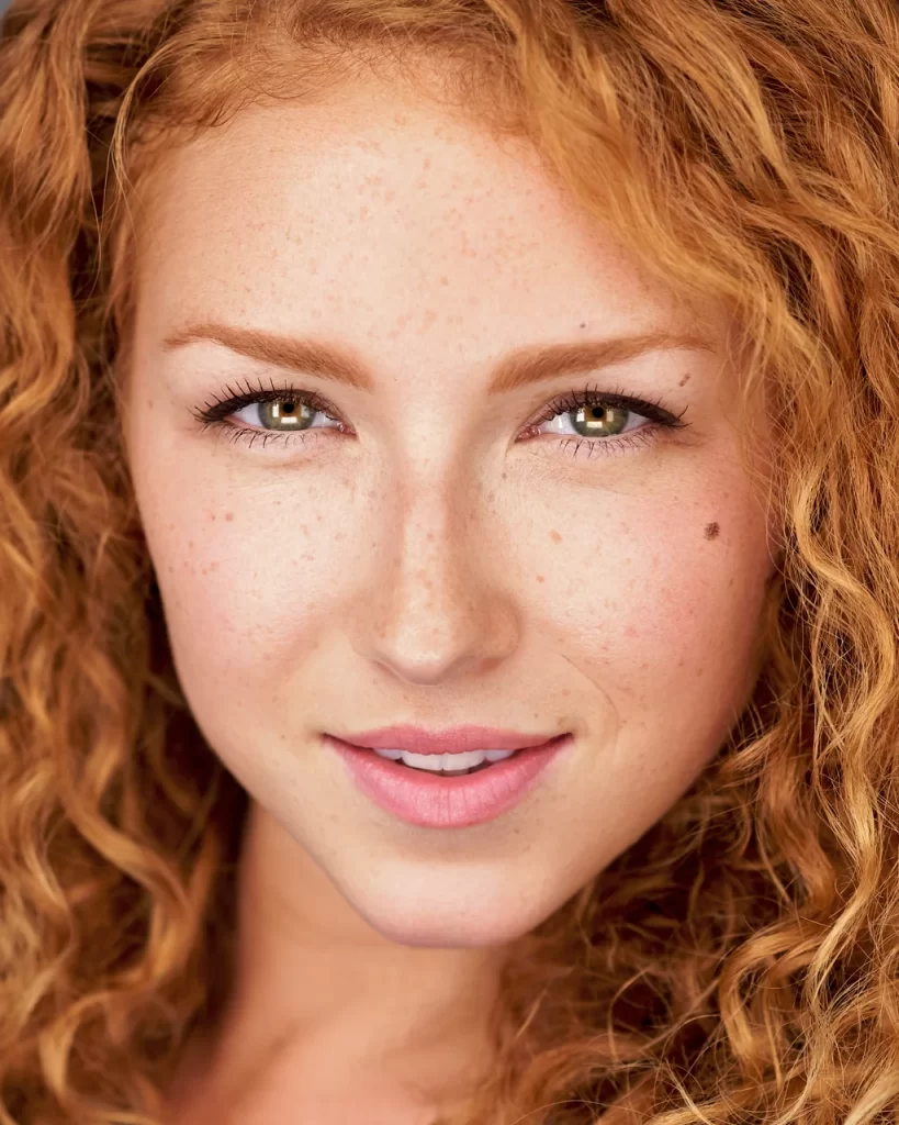 Headshot of Laura, an actor and model, photographed by EMS Headshots.